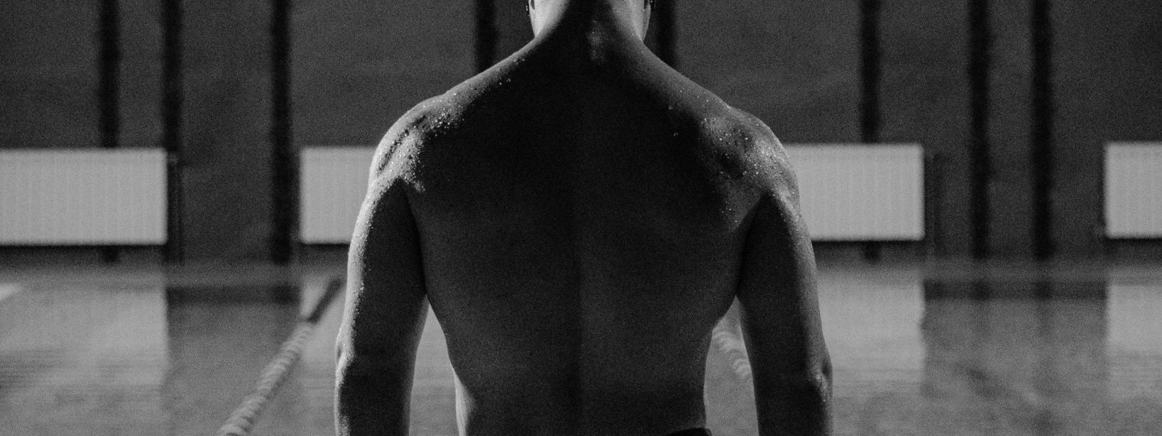 wide lats v-taper body